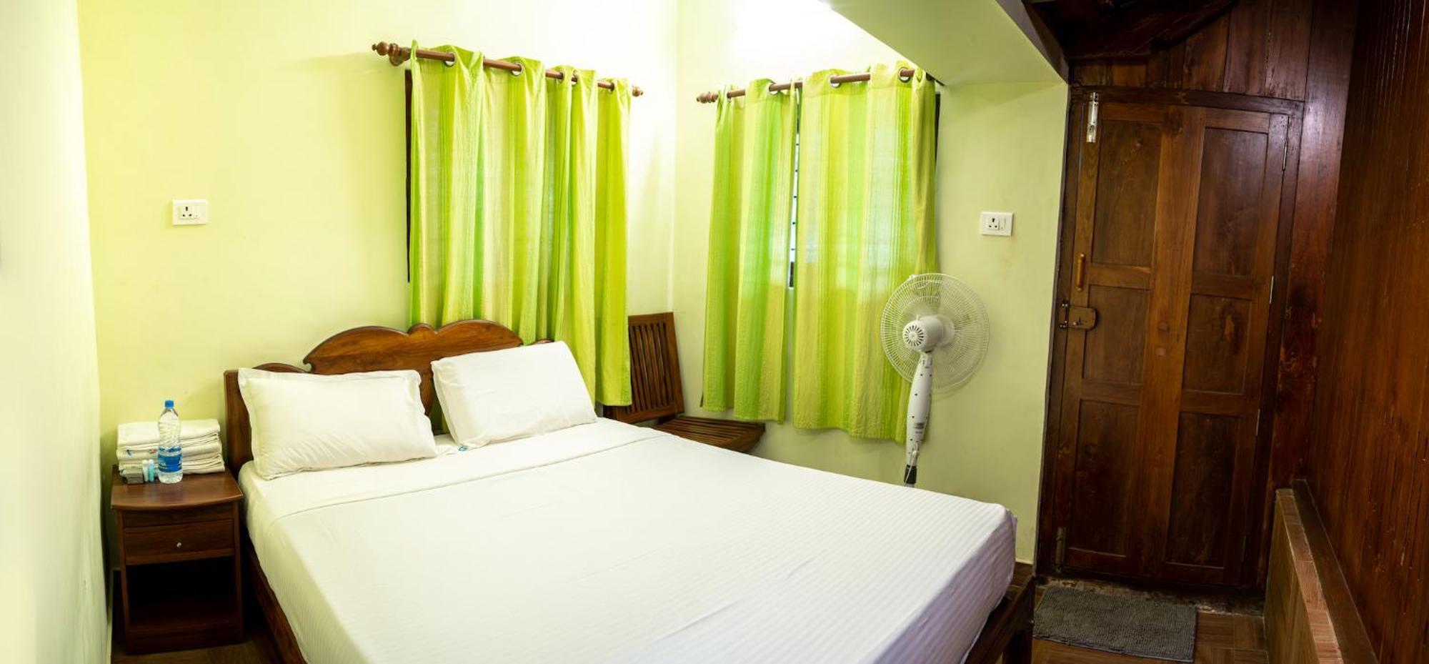Kalpavanam Heritage Resort Thekkady Szoba fotó